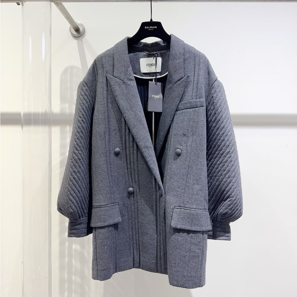 ❌sold❌Authentic Fendi Women's Gray Quilted Blazer